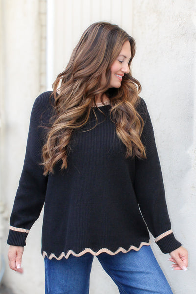 Mod Scallop Knit Sweater / Black