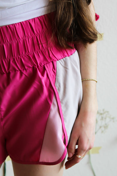 Around The Block Shorts / Hot Pink