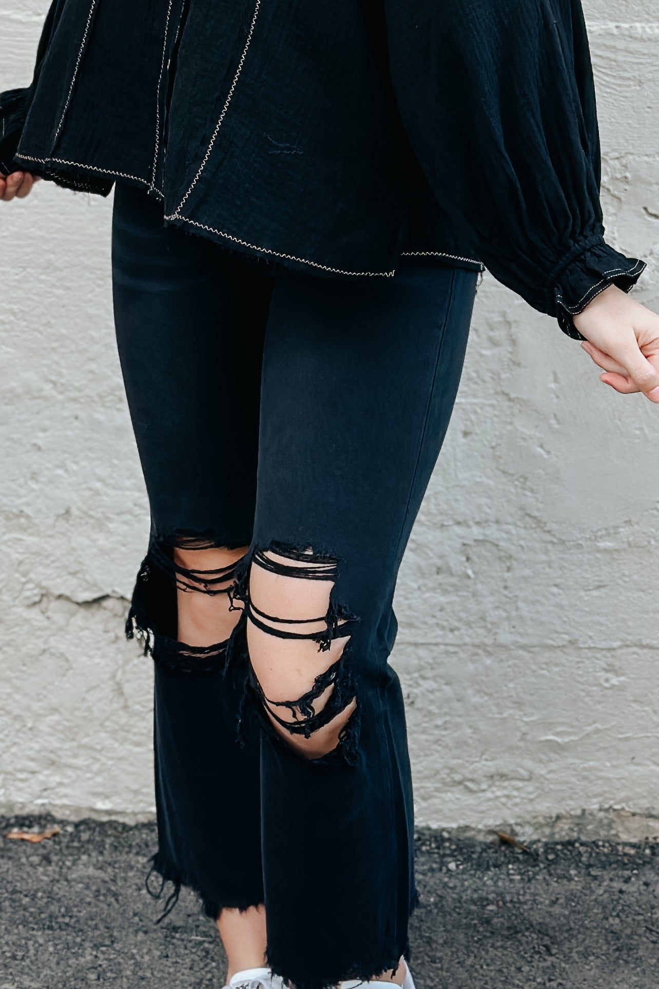 Vervet Leslie Distressed Flares / Black *final sale*