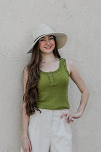 Ryanne Ribbed Henley Tank Top / Spring Green