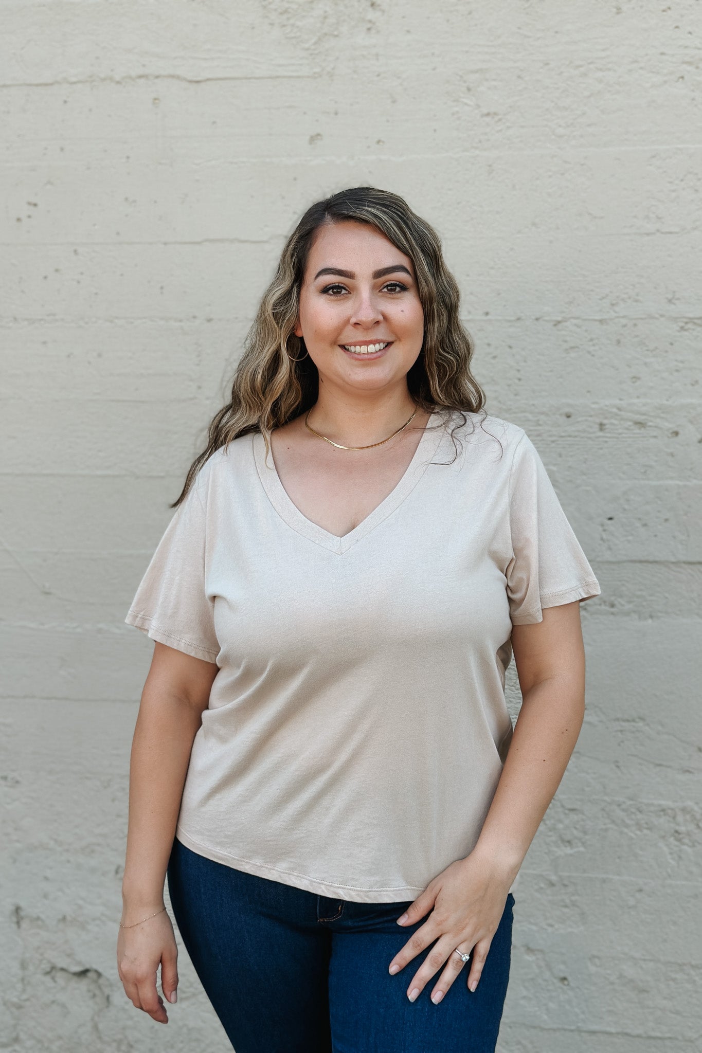 Girlfriend V Neck Tee / Birch