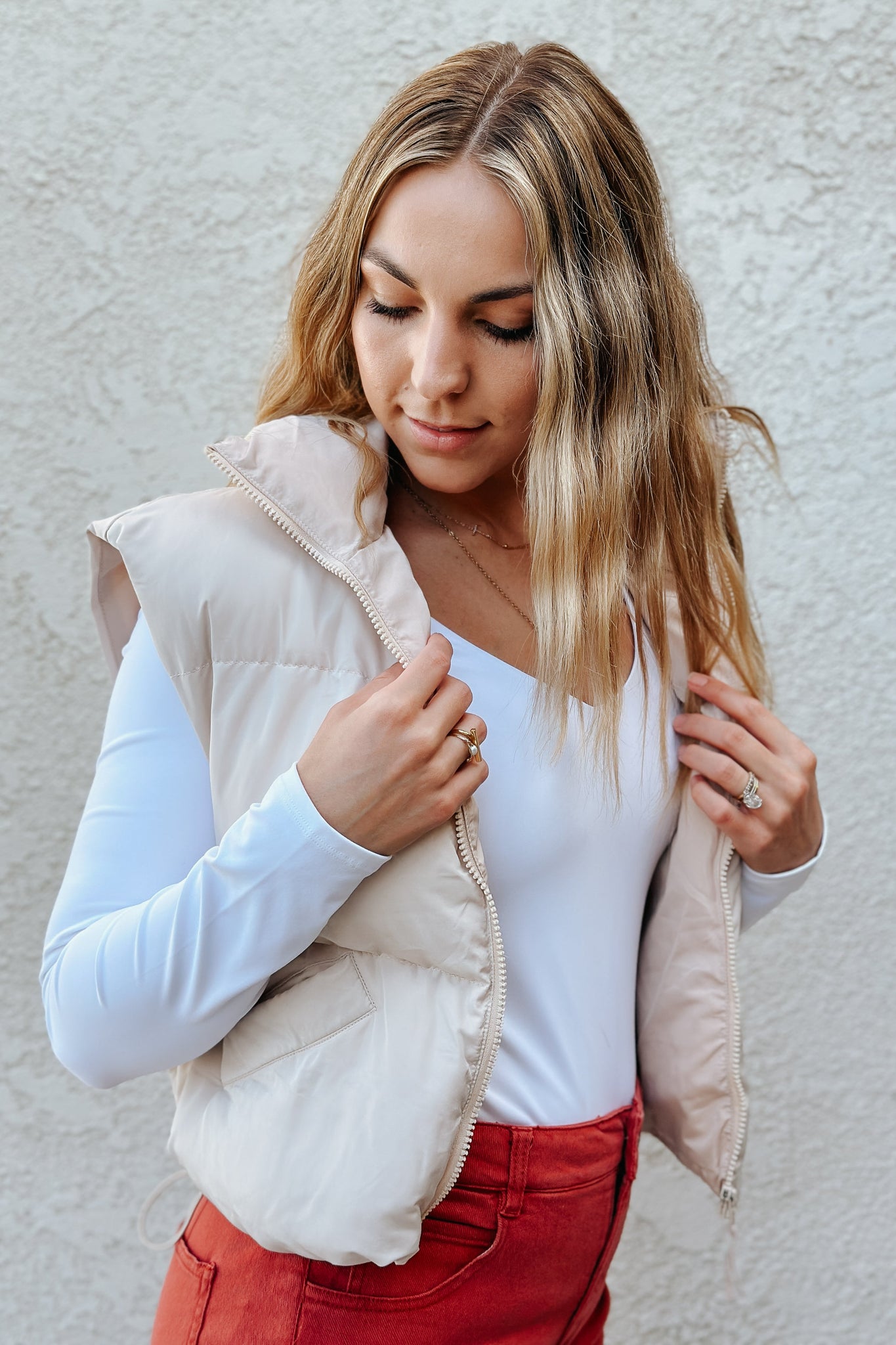 Lo Crop Puffer Vest / Beige