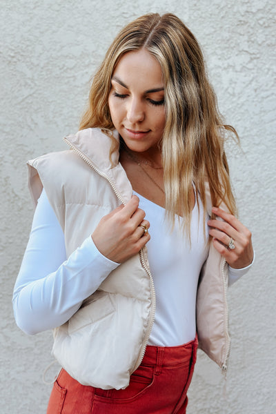 Lo Crop Puffer Vest / Beige