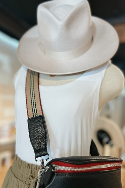 Sutton Crossbody Sling Bag / Black