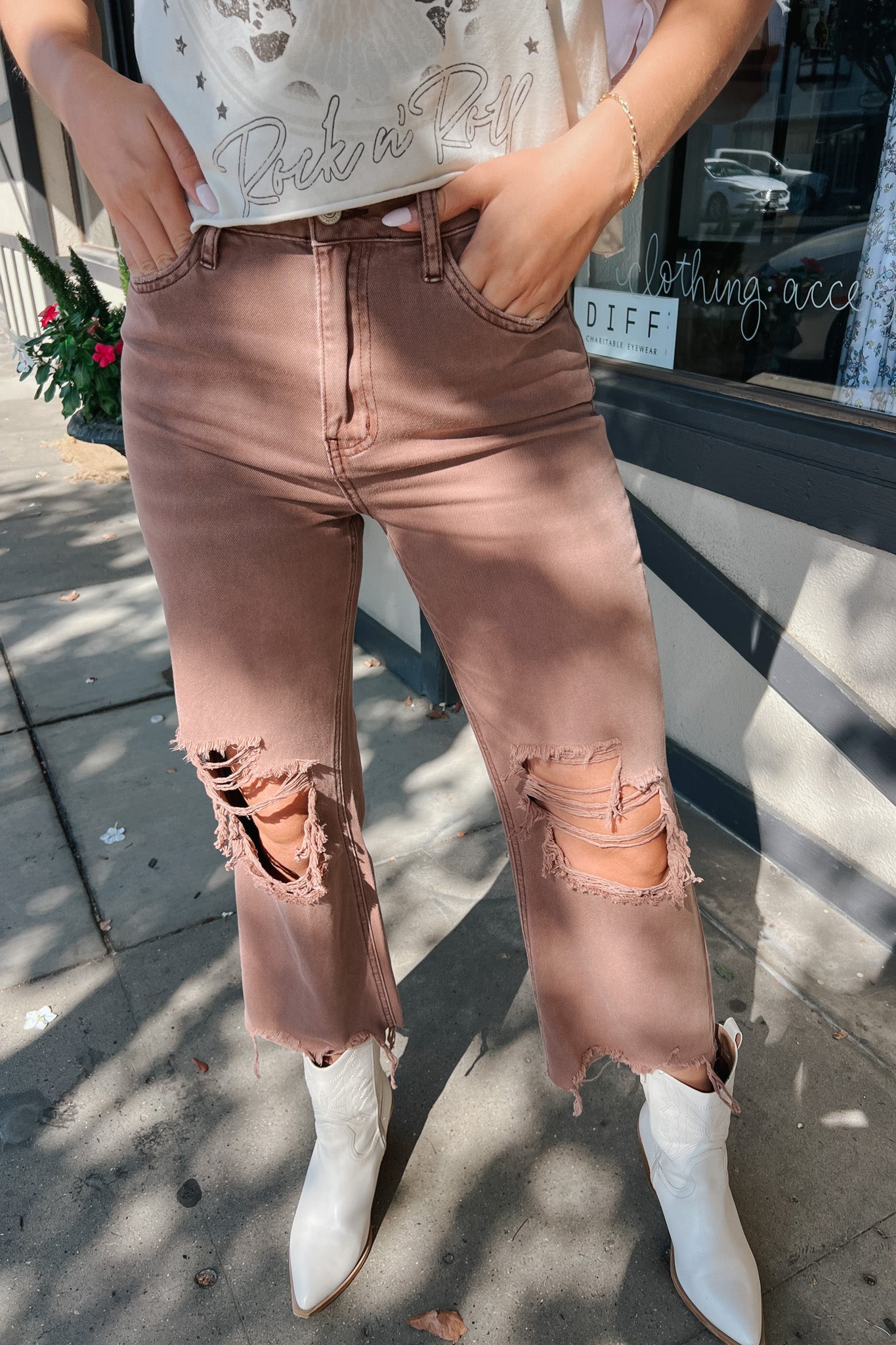 Vervet Leslie Distressed Flares / Aztec Brown