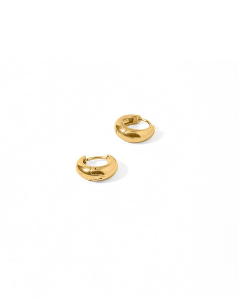 Sunday Hoop Huggie Earrings / Gold 8mm