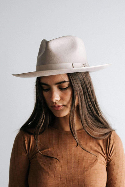 Gigi Pip / Monroe Rancher Ivory