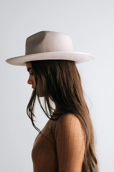 Gigi Pip / Monroe Rancher Ivory
