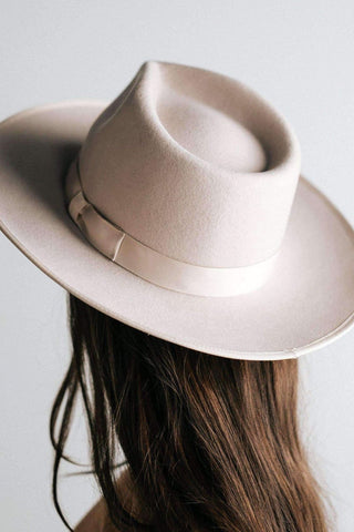 Gigi Pip / Monroe Rancher Ivory